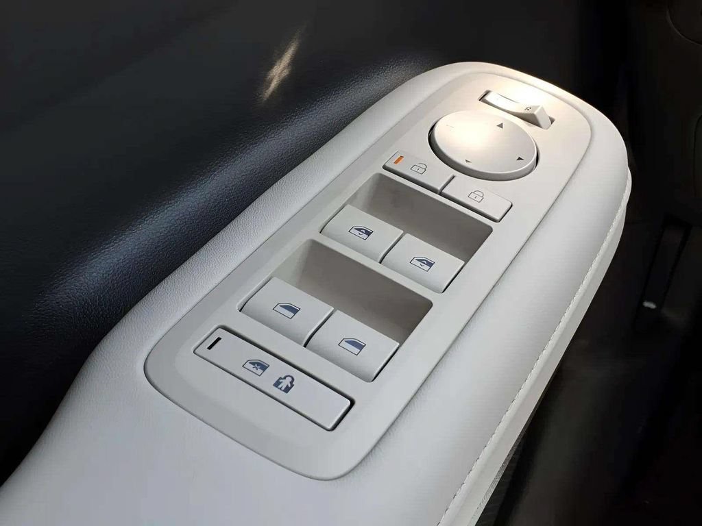 New 2026 Hyundai Santa Fe SEL FWD image 12