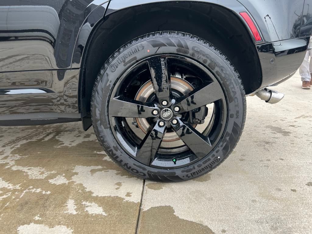 New 2025 Land Rover Defender 110 V8 image 25