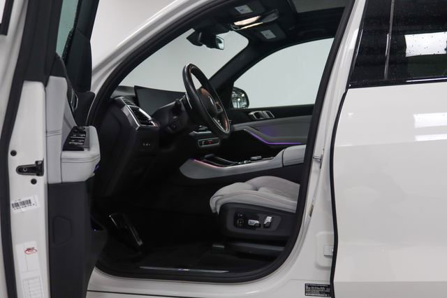Used 2025 BMW X5 xDrive50e w/ M Sport Package image 18