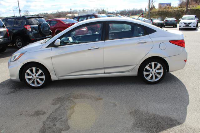 Used 2013 Hyundai Accent GLS w/ Premium Pkg image 7