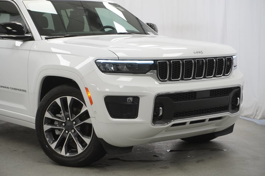 Used 2025 Jeep Grand Cherokee Overland w/ Adv Protech Group III AWD/4WD image 3