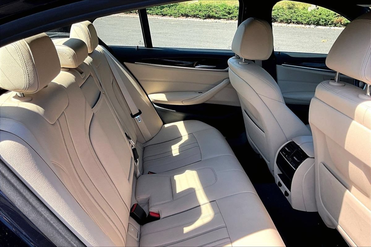Used 2018 BMW 530i xDrive AWD/4WD image 12