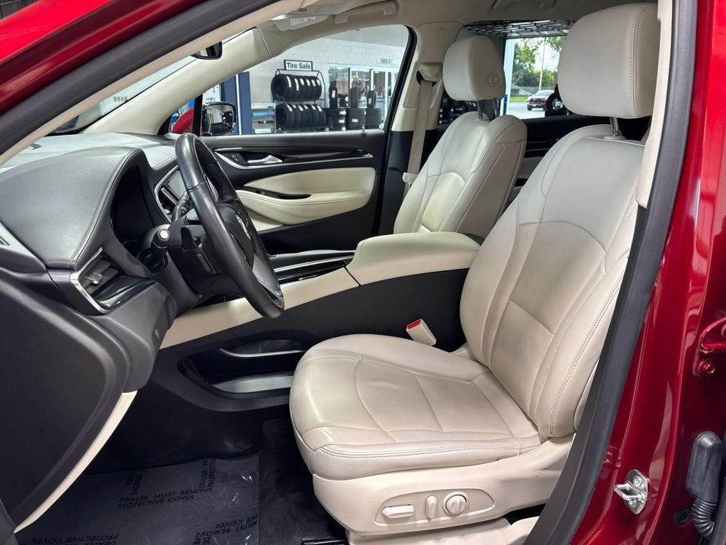 Used 2023 Buick Enclave Essence AWD/4WD image 9