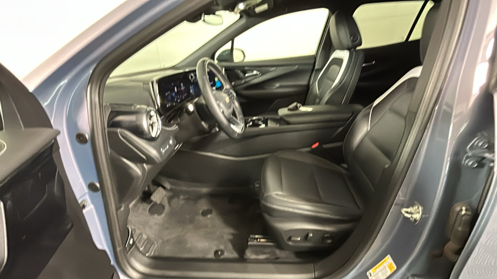 Used 2024 Chevrolet Blazer EV LT AWD/4WD image 14