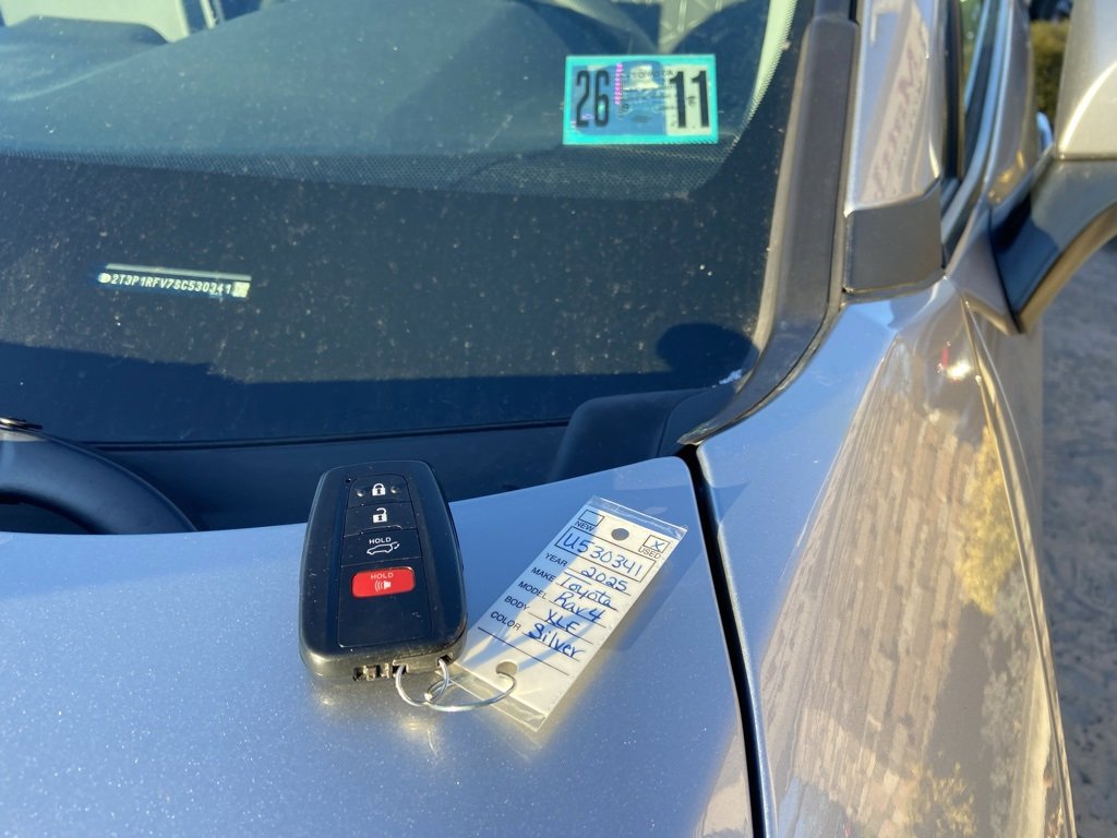 Used 2025 Toyota RAV4 XLE image 35