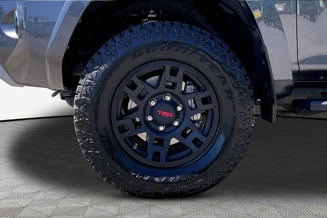 Used 2018 Toyota 4Runner TRD Off-Road Premium AWD/4WD image 21