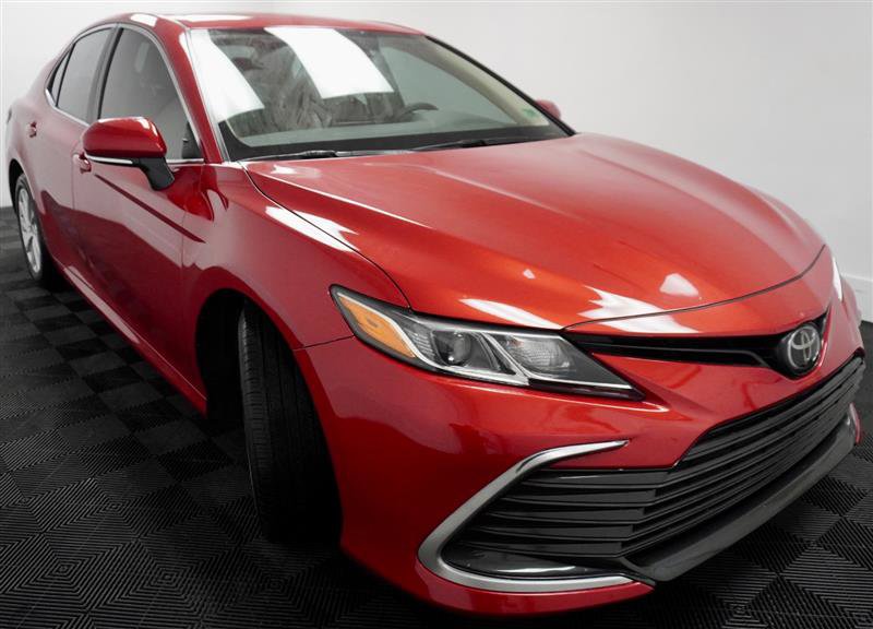 Used 2024 Toyota Camry LE image 10