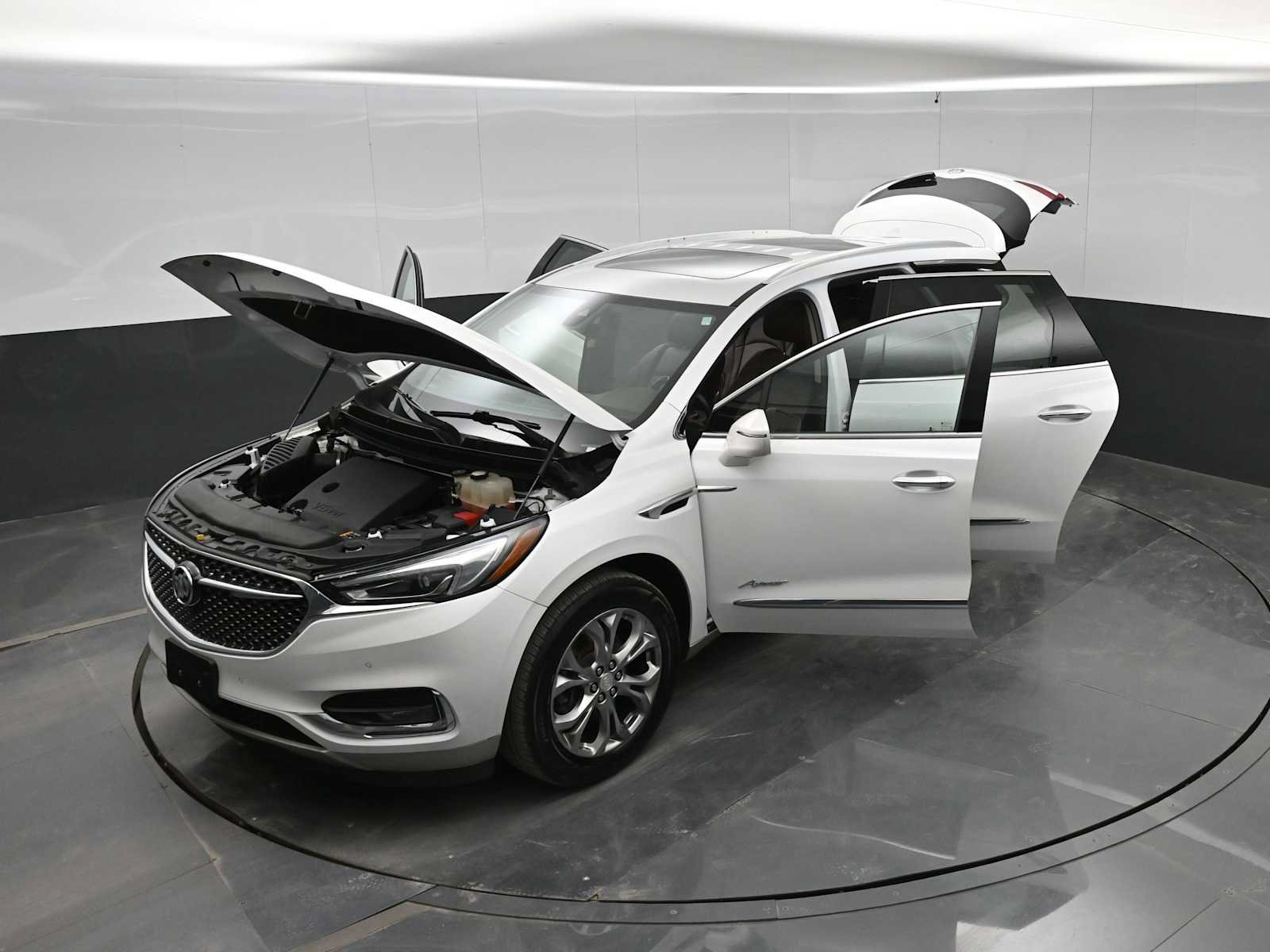 Used 2019 Buick Enclave Avenir w/ Avenir Technology Package AWD/4WD image 41