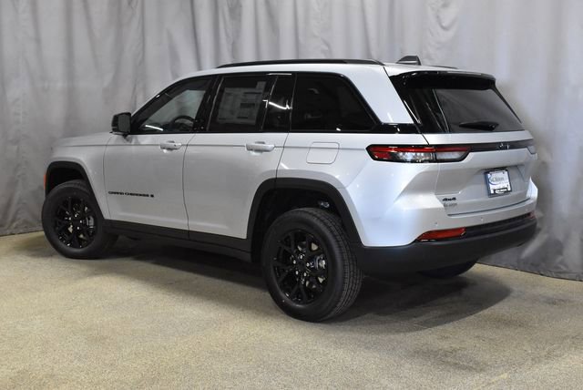 New 2025 Jeep Grand Cherokee Altitude image 7