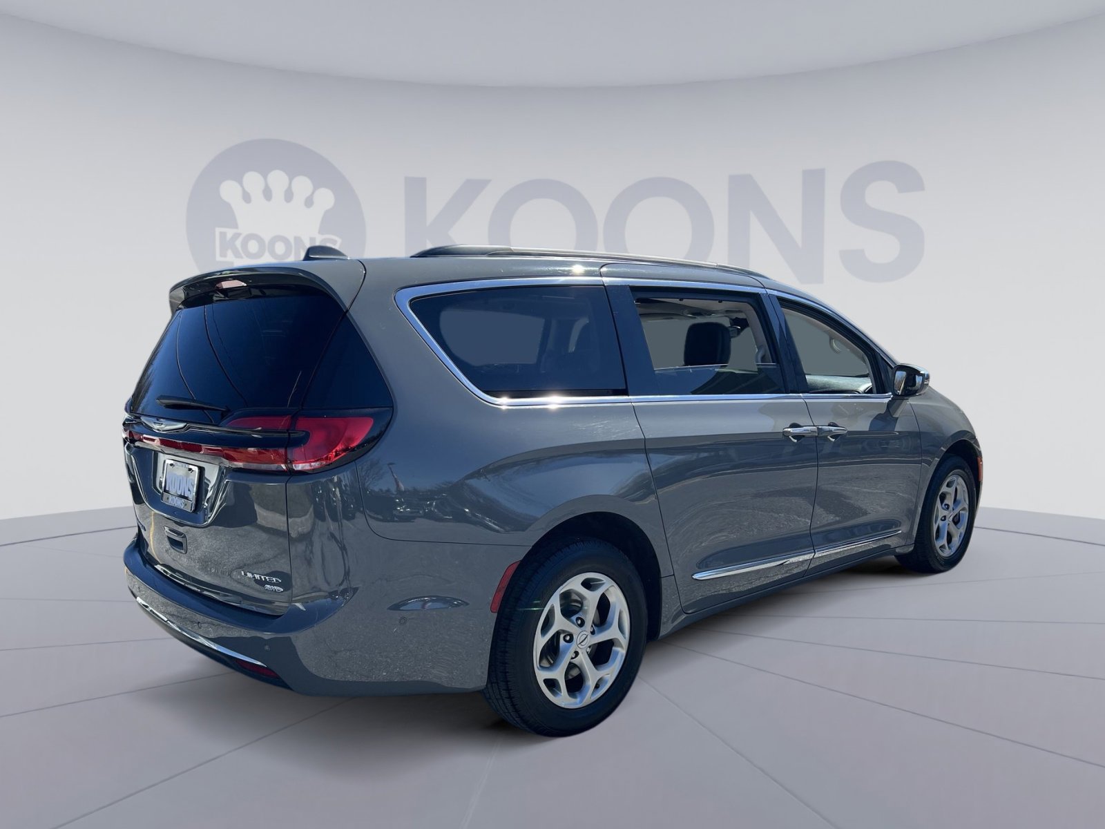 Used 2022 Chrysler Pacifica Limited image 7