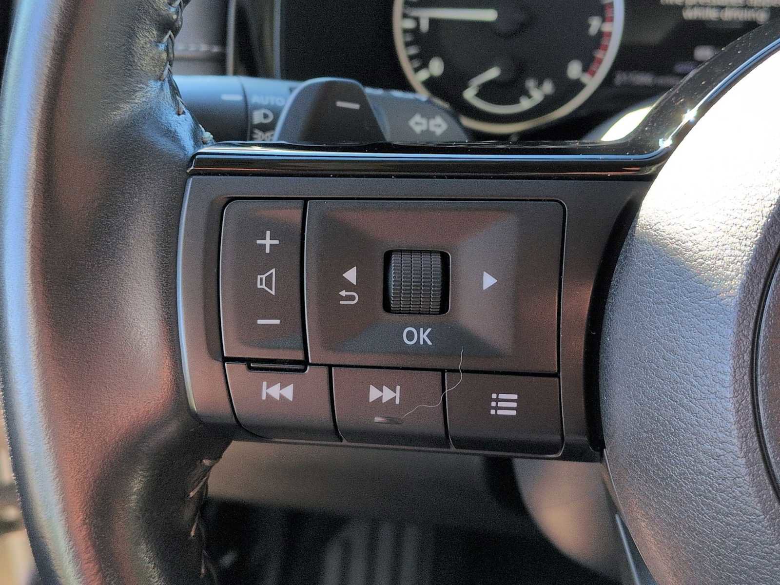 Used 2022 Nissan Pathfinder SL image 24