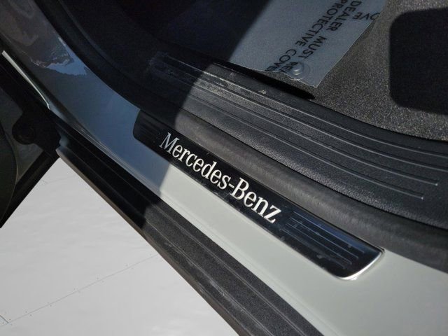 Used 2025 Mercedes-Benz GLE 450e 4MATIC w/ Winter Package image 13