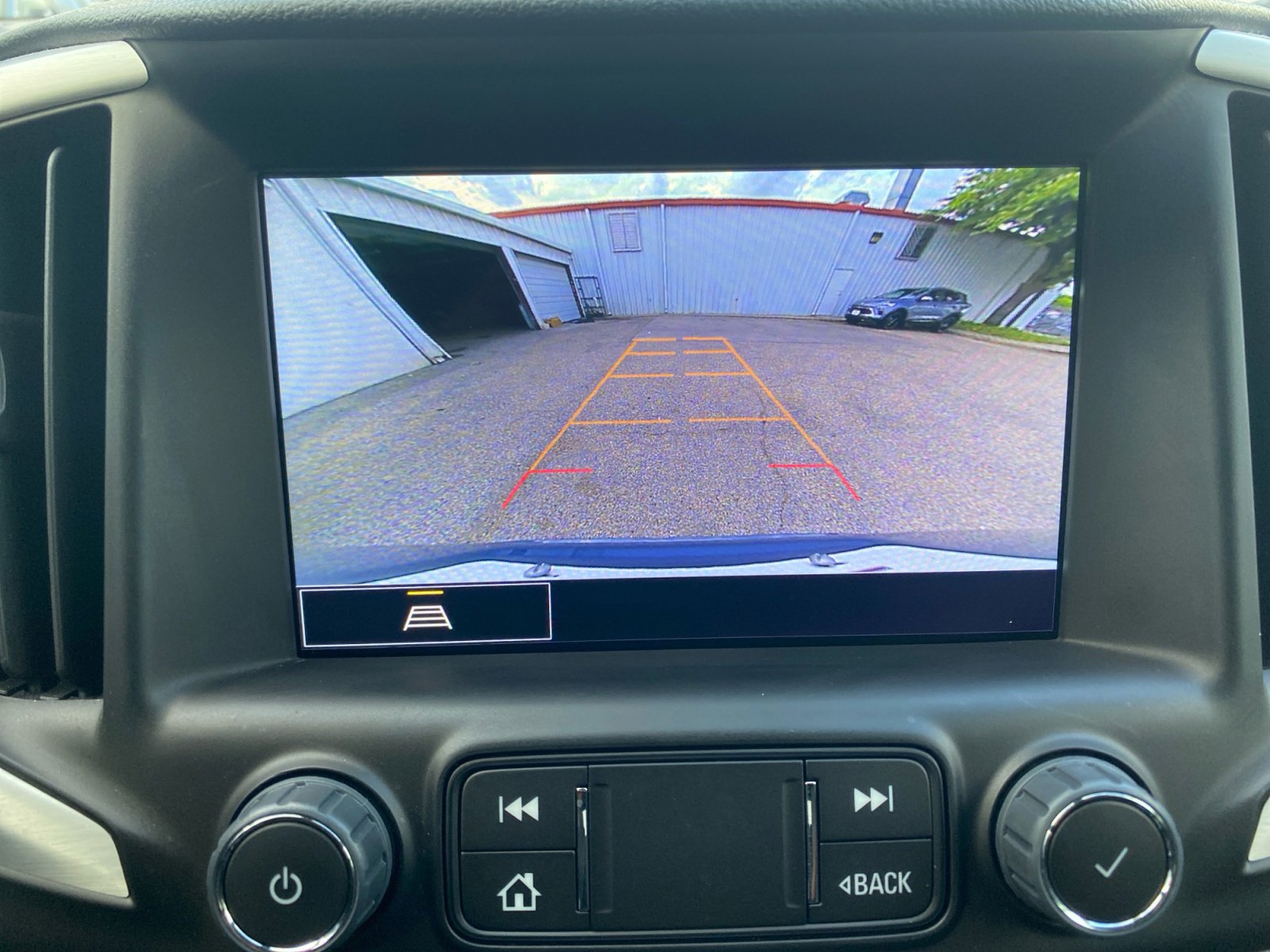 Used 2024 GMC Terrain SLE w/ Driver Convenience Package image 15