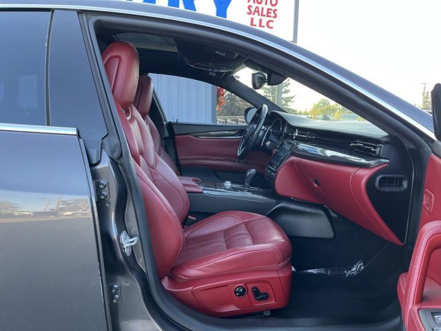 Used 2017 Maserati Quattroporte GTS GranSport image 28