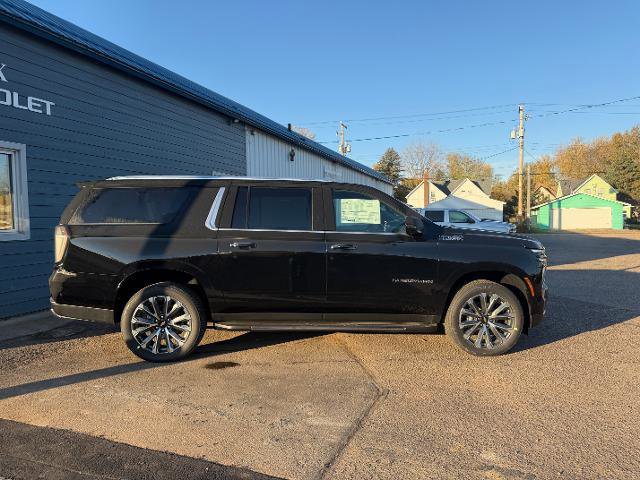 New 2026 Chevrolet Suburban High Country image 3