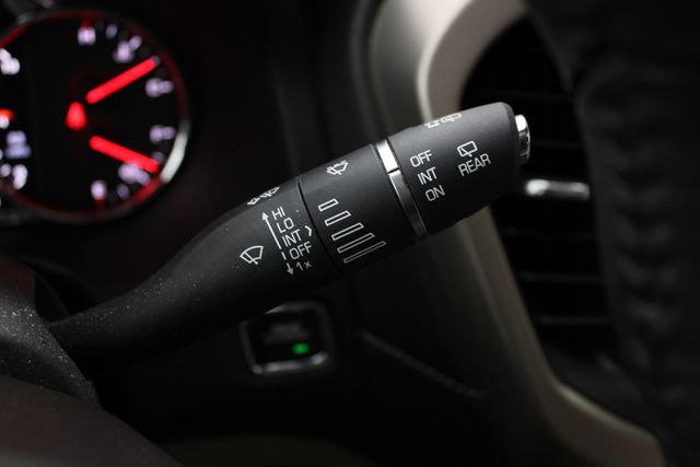 Used 2017 GMC Acadia Denali w/ Technology Package FWD image 13