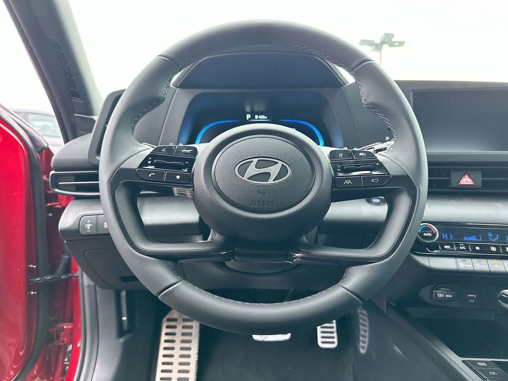 Used 2025 Hyundai Elantra Sport image 34