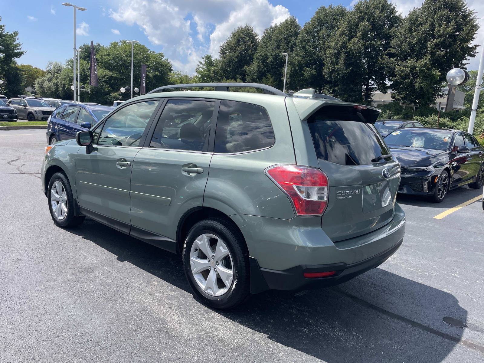 Used 2016 Subaru Forester 2.5i Limited AWD/4WD image 3