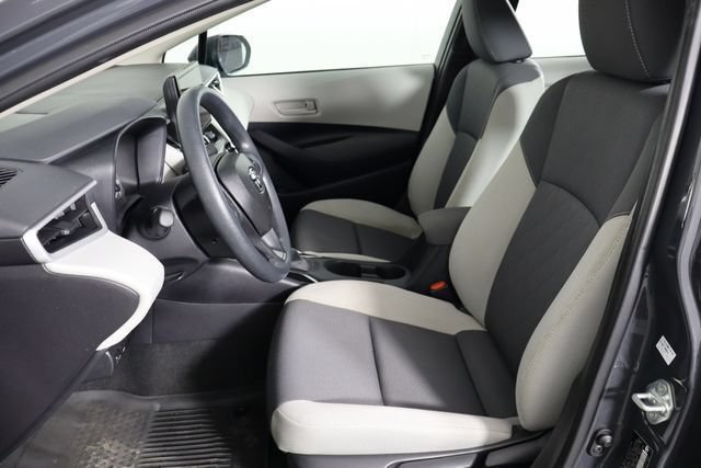 Used 2025 Toyota Corolla LE FWD image 17