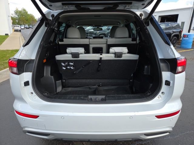 Used 2023 Mitsubishi Outlander SEL AWD/4WD image 24