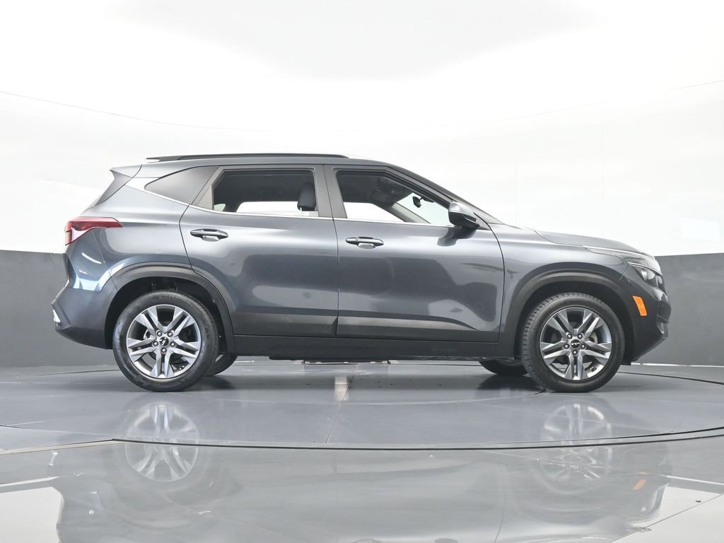 Used 2023 Kia Seltos S w/ Navigation Package image 61
