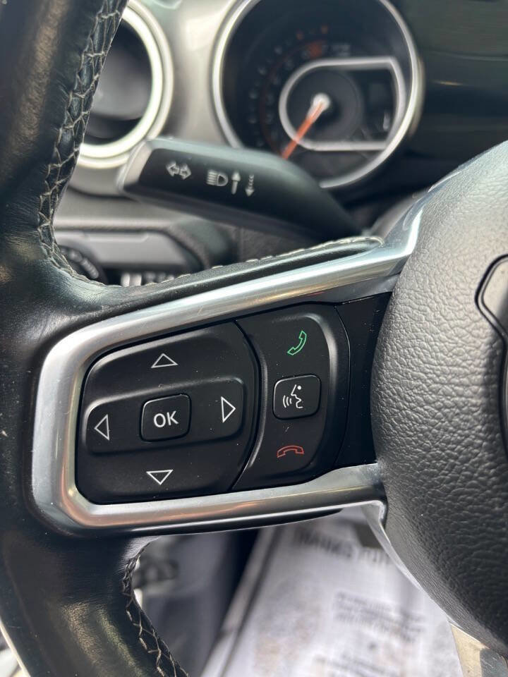 Used 2019 Jeep Wrangler Unlimited Sahara image 20