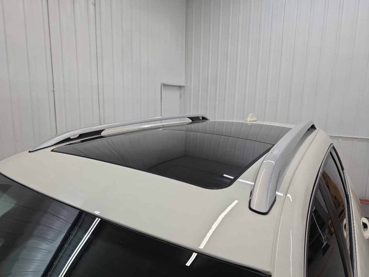 Used 2019 Jeep Cherokee Overland w/ Technology Group image 23