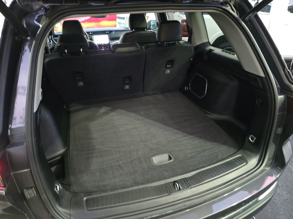 Used 2022 Jeep Grand Cherokee Limited image 10