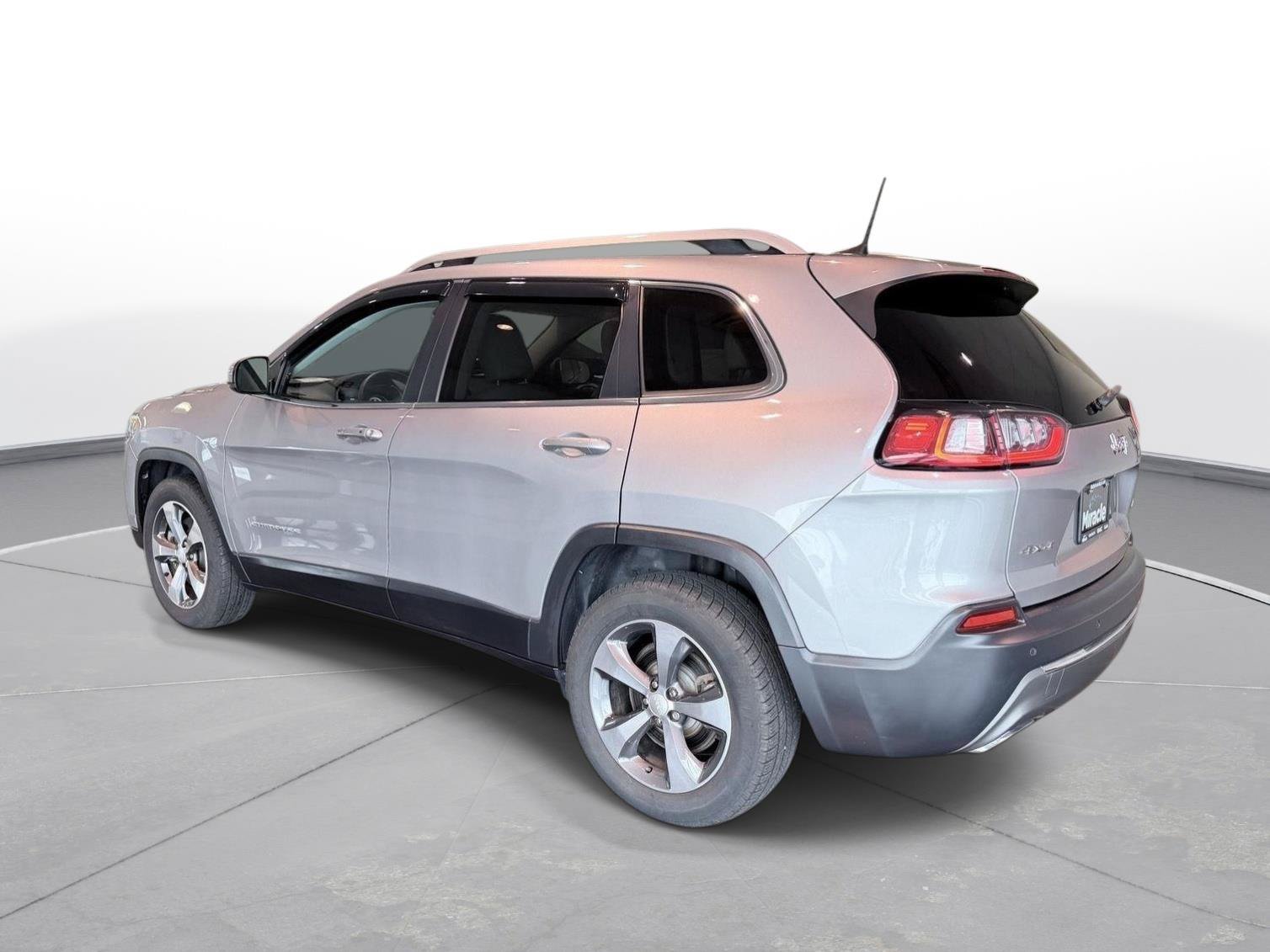 Used 2019 Jeep Cherokee Limited AWD/4WD image 11