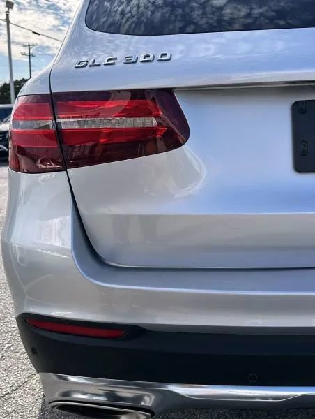 Used 2019 Mercedes-Benz GLC 300 w/ Parking Assistance Package image 13