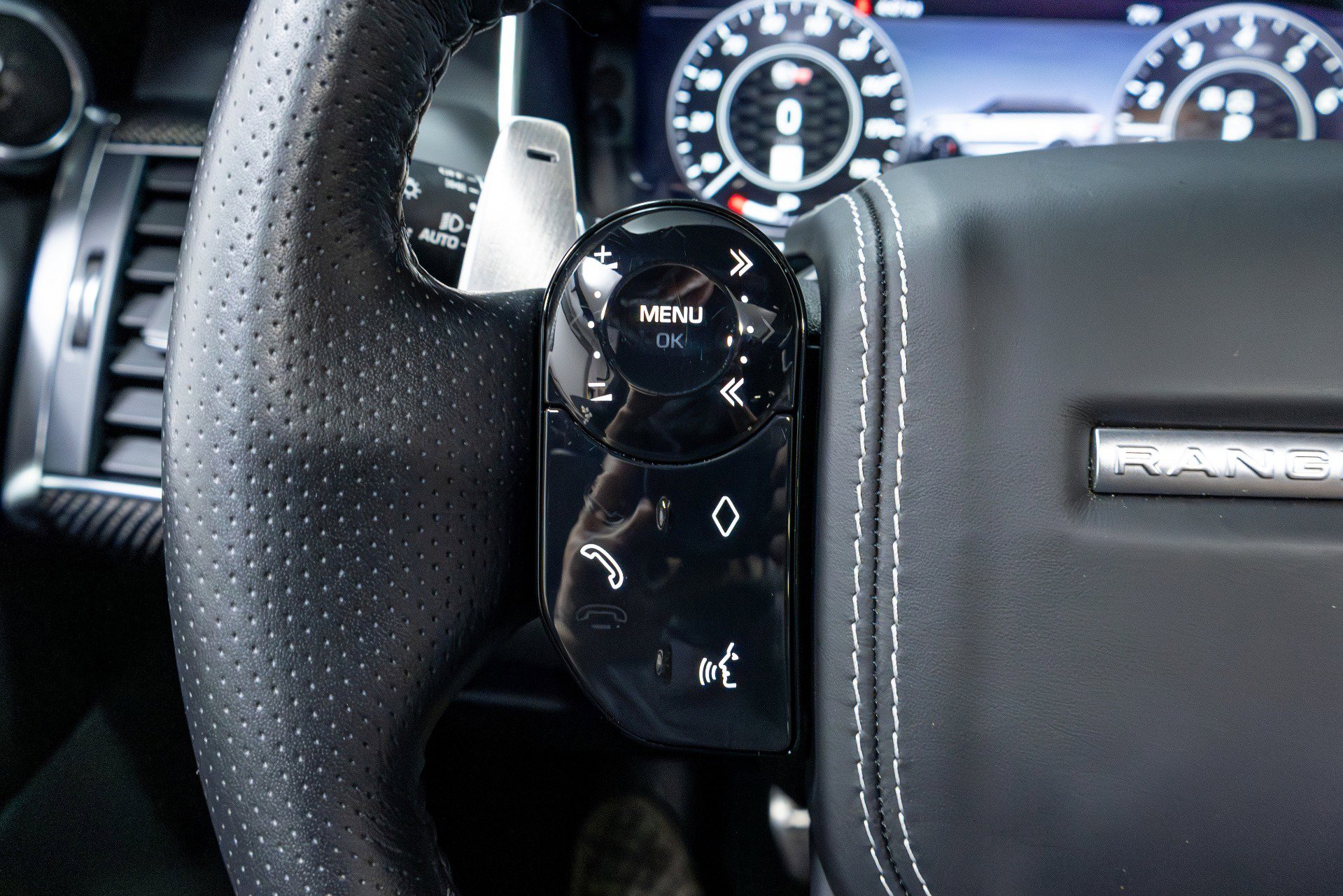 Used 2022 Land Rover Range Rover Sport SVR image 70