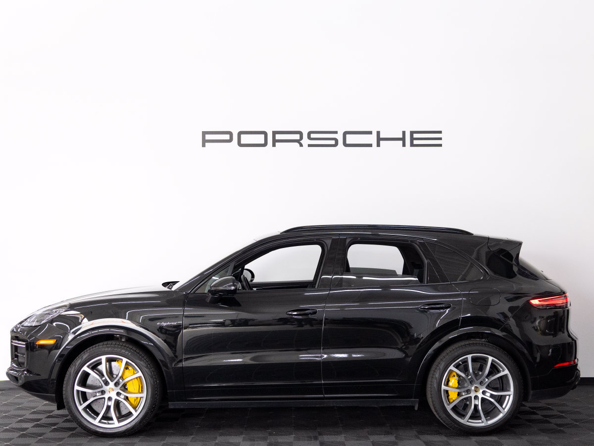Certified 2023 Porsche Cayenne Turbo S AWD/4WD image 2