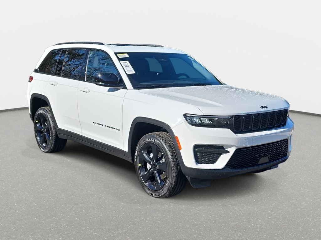 New 2025 Jeep Grand Cherokee Altitude image 3