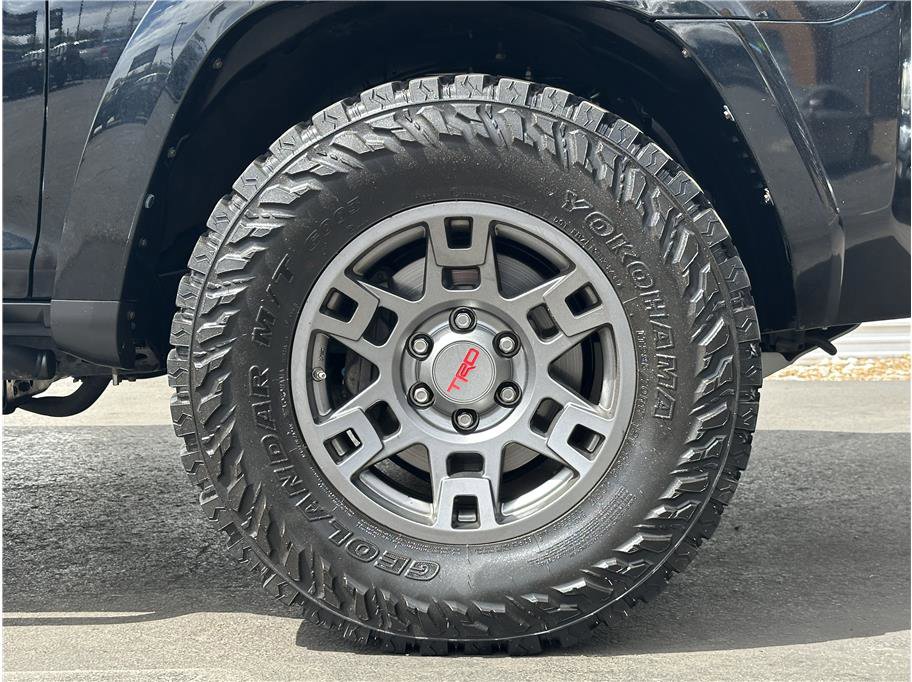 Used 2018 Toyota 4Runner TRD Off-Road w/ TRD Performance Package AWD/4WD image 30