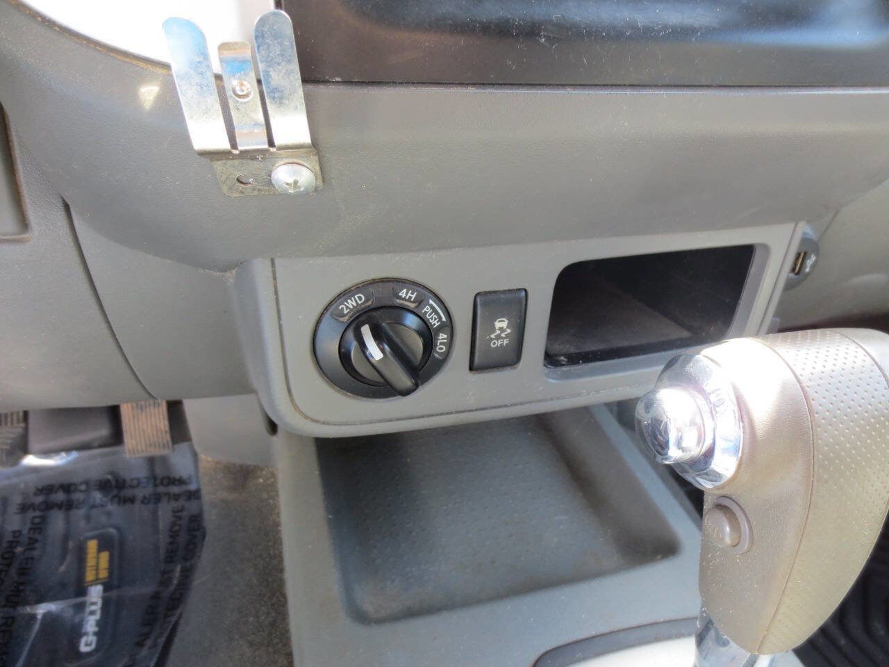 Used 2019 Nissan Frontier SV image 11