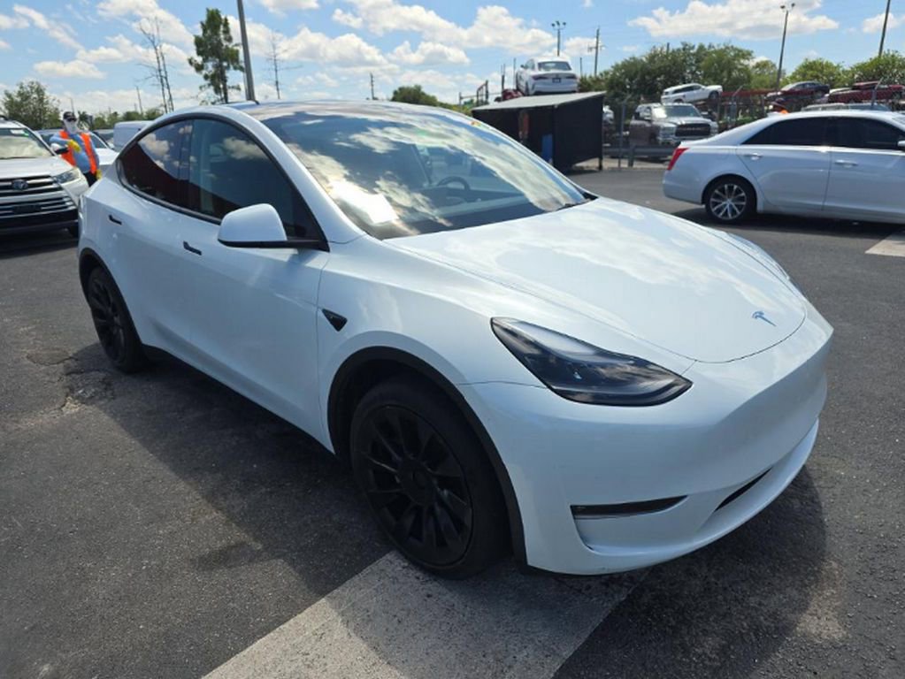 Used 2023 Tesla Model Y Long Range AWD/4WD image 2