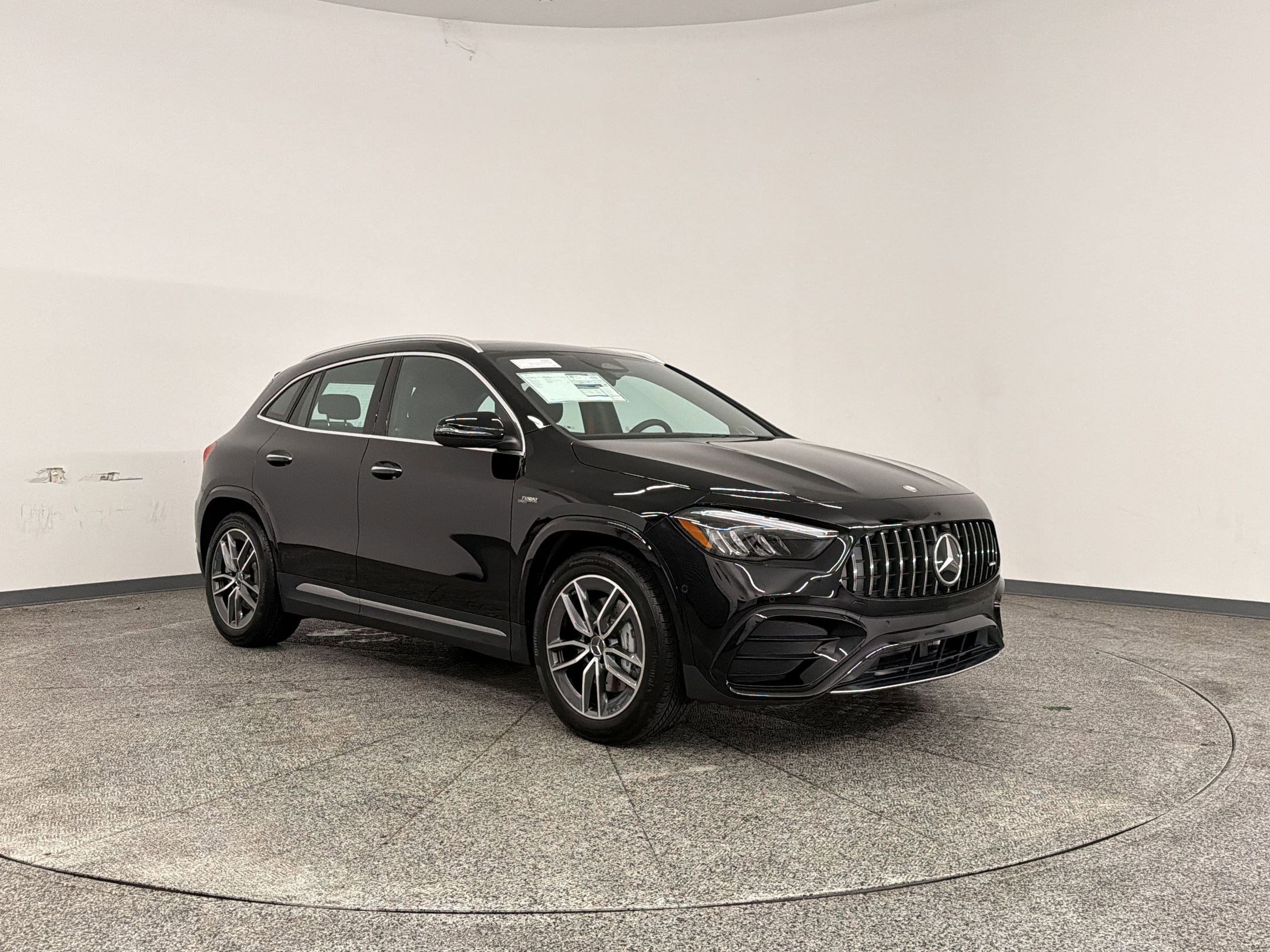 New 2026 Mercedes-Benz GLA 35 AMG 4MATIC image 6