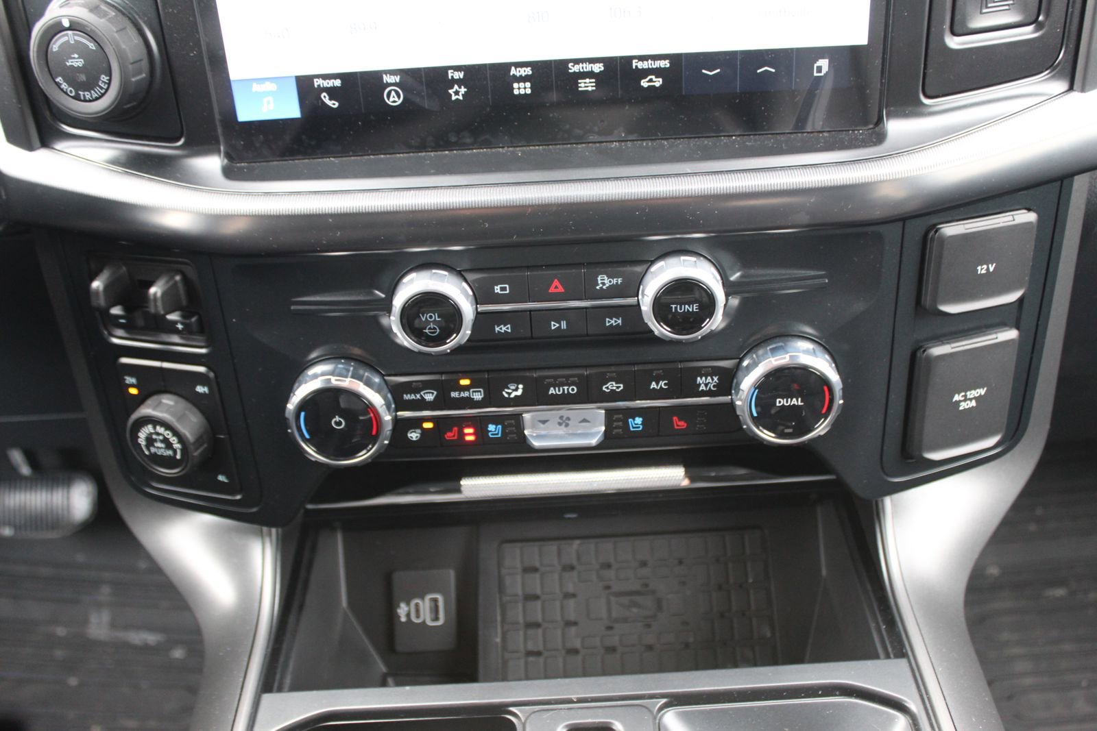 New 2025 Ford F150 Lariat w/ Equipment Group 501A Mid image 39