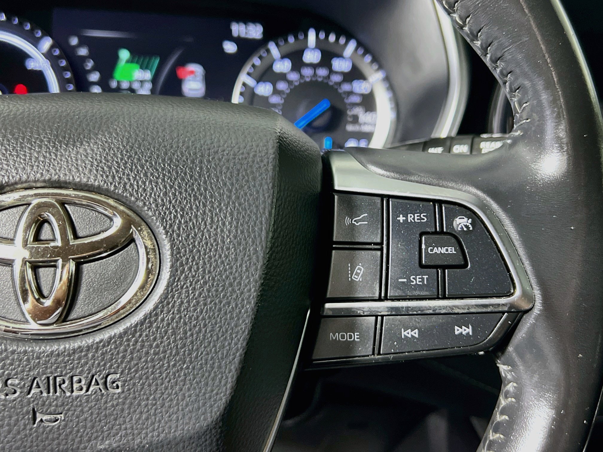 Used 2020 Toyota Highlander XLE FWD image 19
