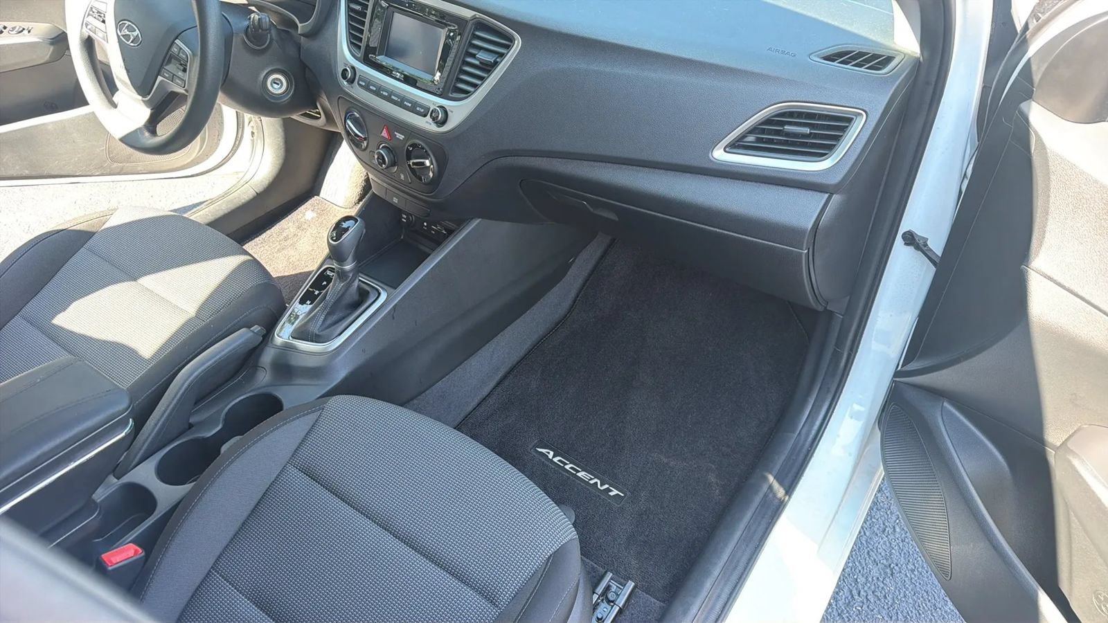 Used 2020 Hyundai Accent SE FWD image 13