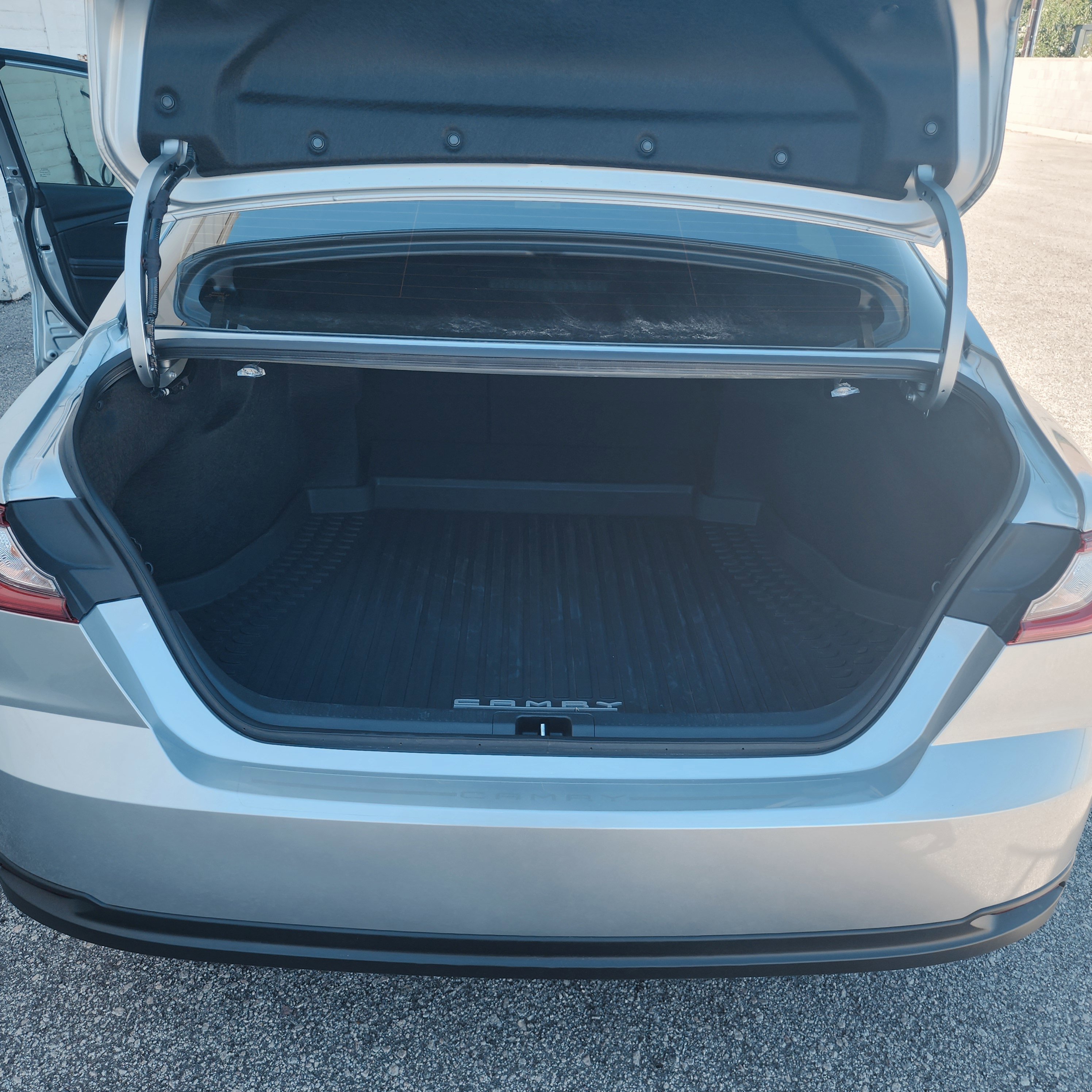 Used 2025 Toyota Camry LE image 7