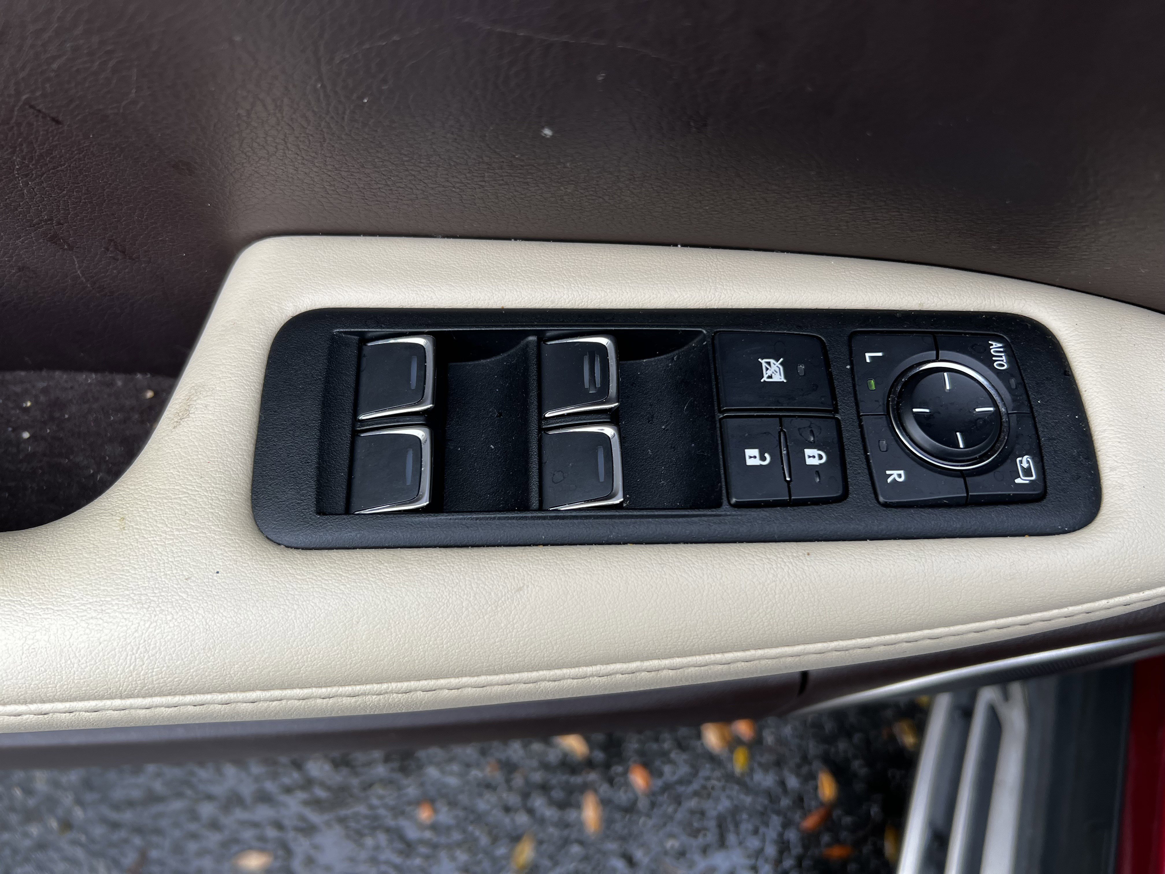 Used 2018 Lexus RX 450h AWD w/ Premium Package image 16