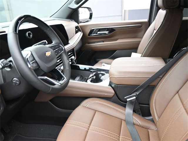 New 2025 Chevrolet Suburban High Country image 8