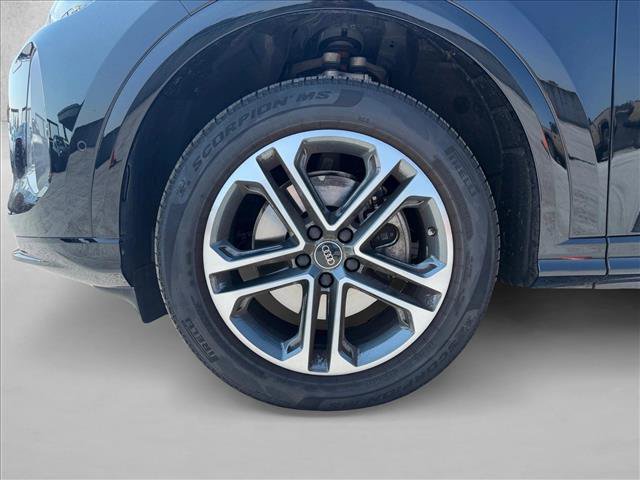 Certified 2025 Audi Q5 Premium w/ Convenience Package AWD/4WD image 16