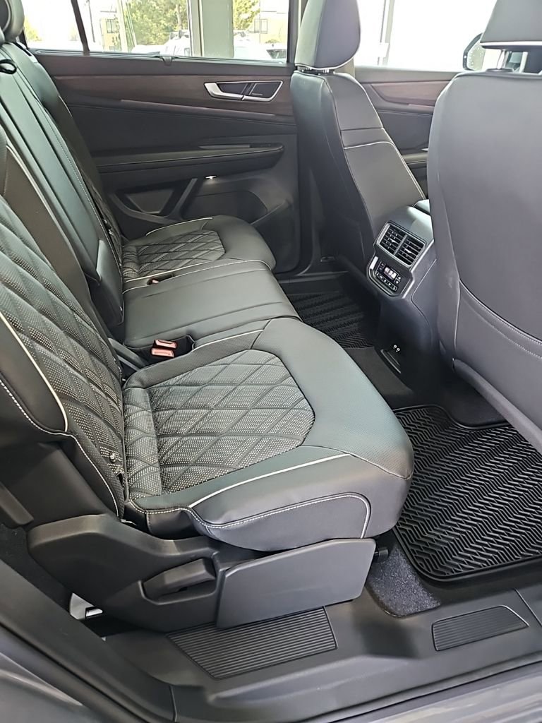 New 2026 Volkswagen Atlas SEL Premium R-Line AWD/4WD image 17