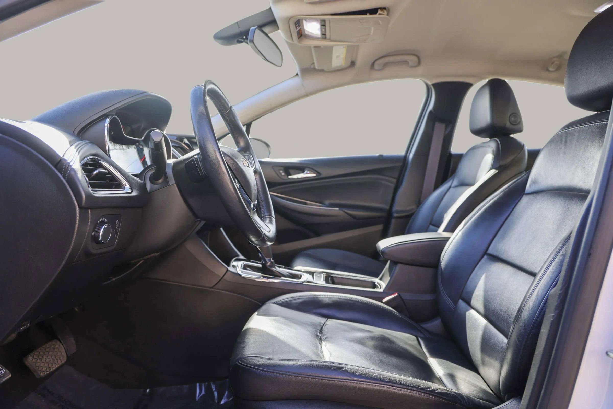 Used 2017 Chevrolet Cruze Premier image 18