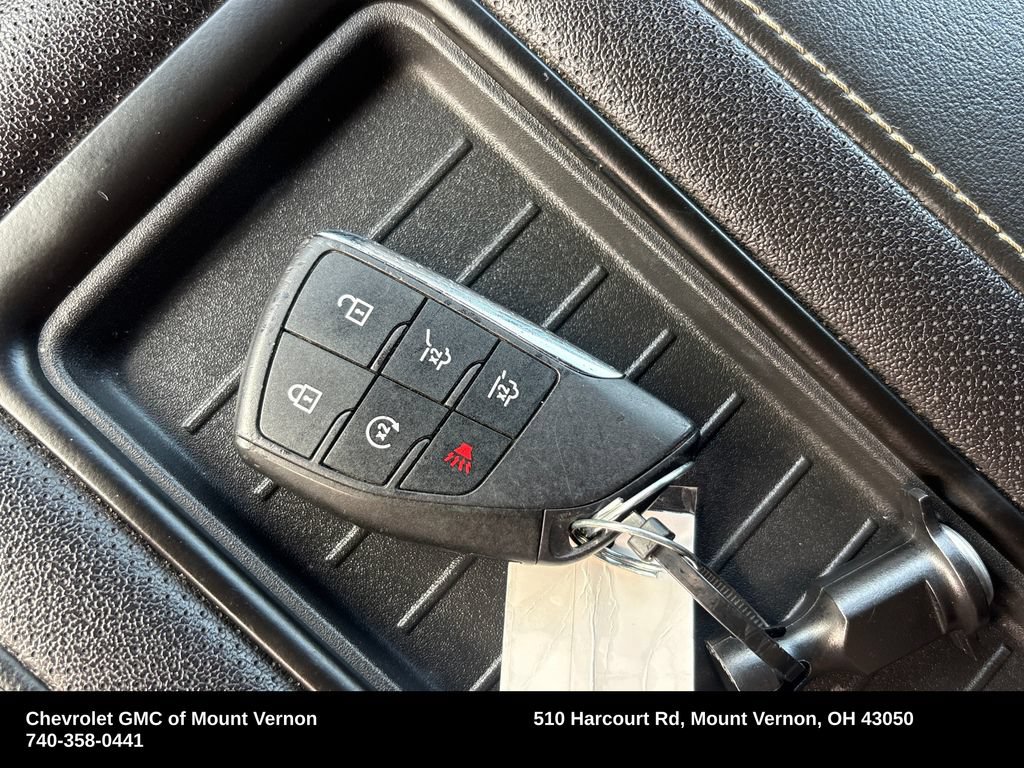 Used 2024 Chevrolet Suburban Premier AWD/4WD image 31