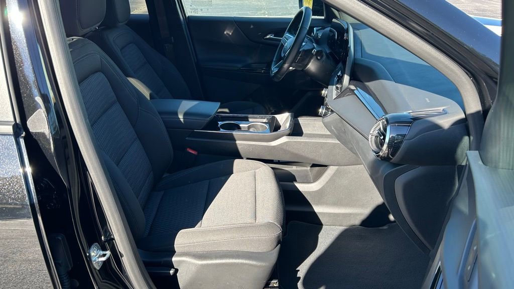 Used 2025 Chevrolet Equinox LT image 11