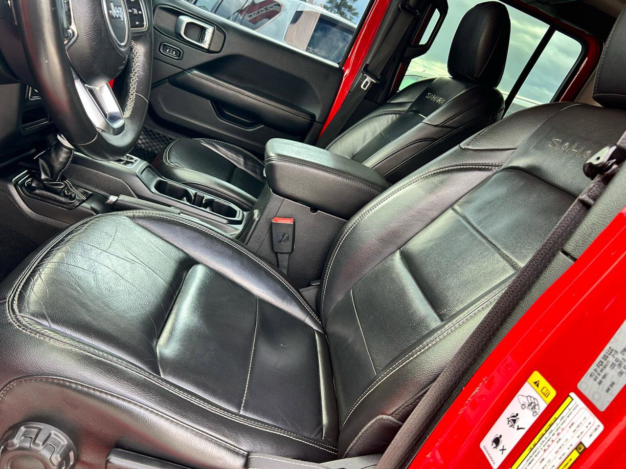 Used 2018 Jeep Wrangler Unlimited Sahara AWD/4WD image 7
