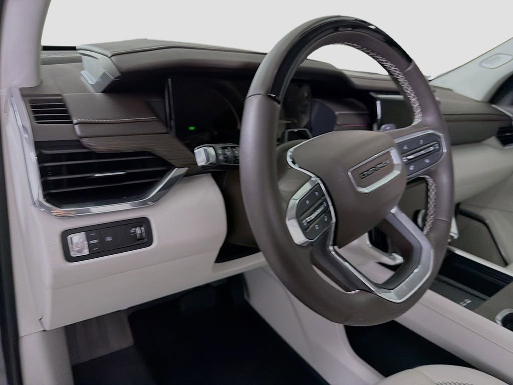 Used 2024 GMC Acadia Denali w/ Super Cruise Package image 10